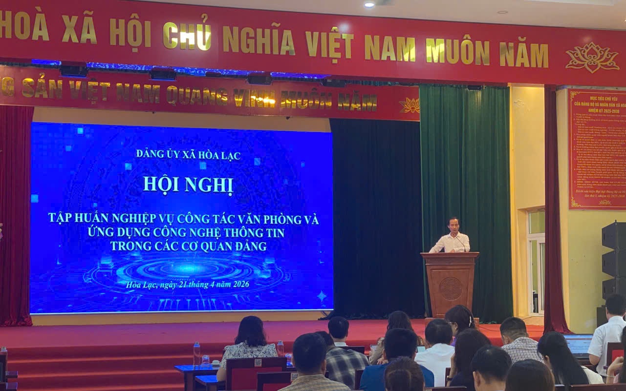 Đảng ủy Hòa Lạc - tập huấn vận hành hệ thống thông tin, đẩy mạnh chuyển đổi số trong cơ quan Đảng