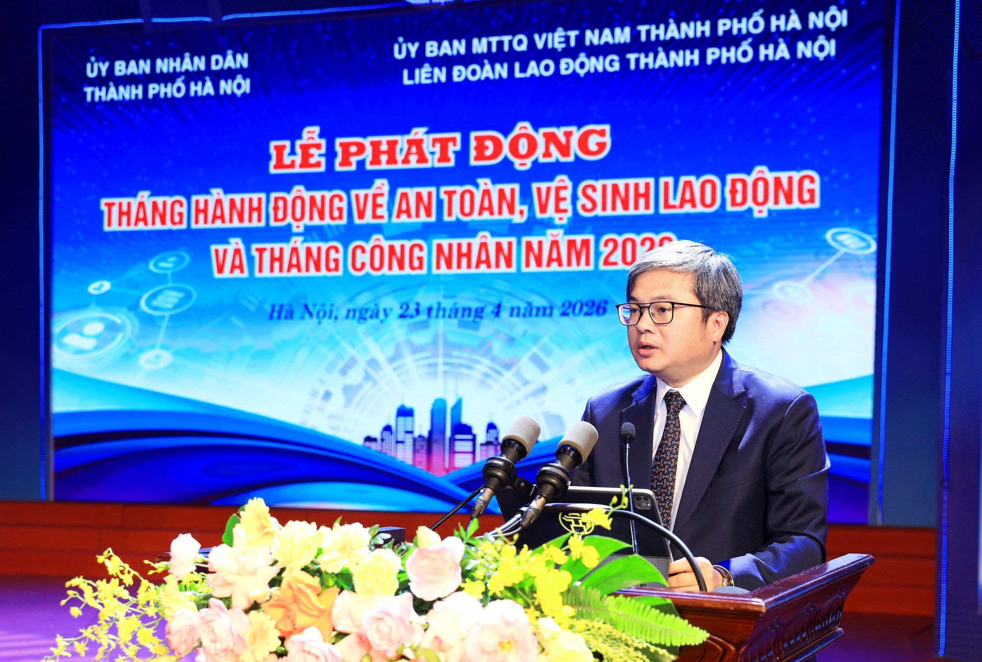 Xây dựng đội ngũ công nhân Thủ đô hiện đại, lành nghề, kỷ luật, sáng tạo, làm chủ công nghệ- Ảnh 2.