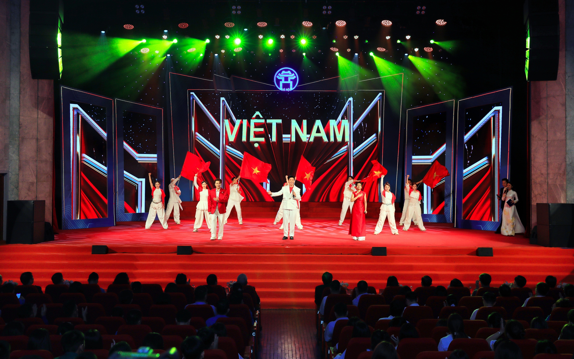 Xây dựng đội ngũ công nhân Thủ đô hiện đại, lành nghề, kỷ luật, sáng tạo, làm chủ công nghệ- Ảnh 7.