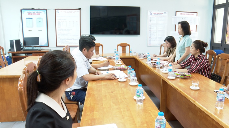 Đoàn giám sát HĐND xã Phú Xuyên giám sát công tác VSMT tại thôn Thao Chính, thôn Thao Ngoại,Trường THCS Trần Phú và trường Mầm non Quang Trung- Ảnh 3.