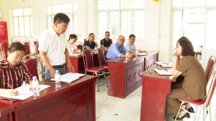 Đoàn giám sát HĐND xã Phú Xuyên giám sát công tác VSMT tại thôn Thao Chính, thôn Thao Ngoại,Trường THCS Trần Phú và trường Mầm non Quang Trung- Ảnh 2.