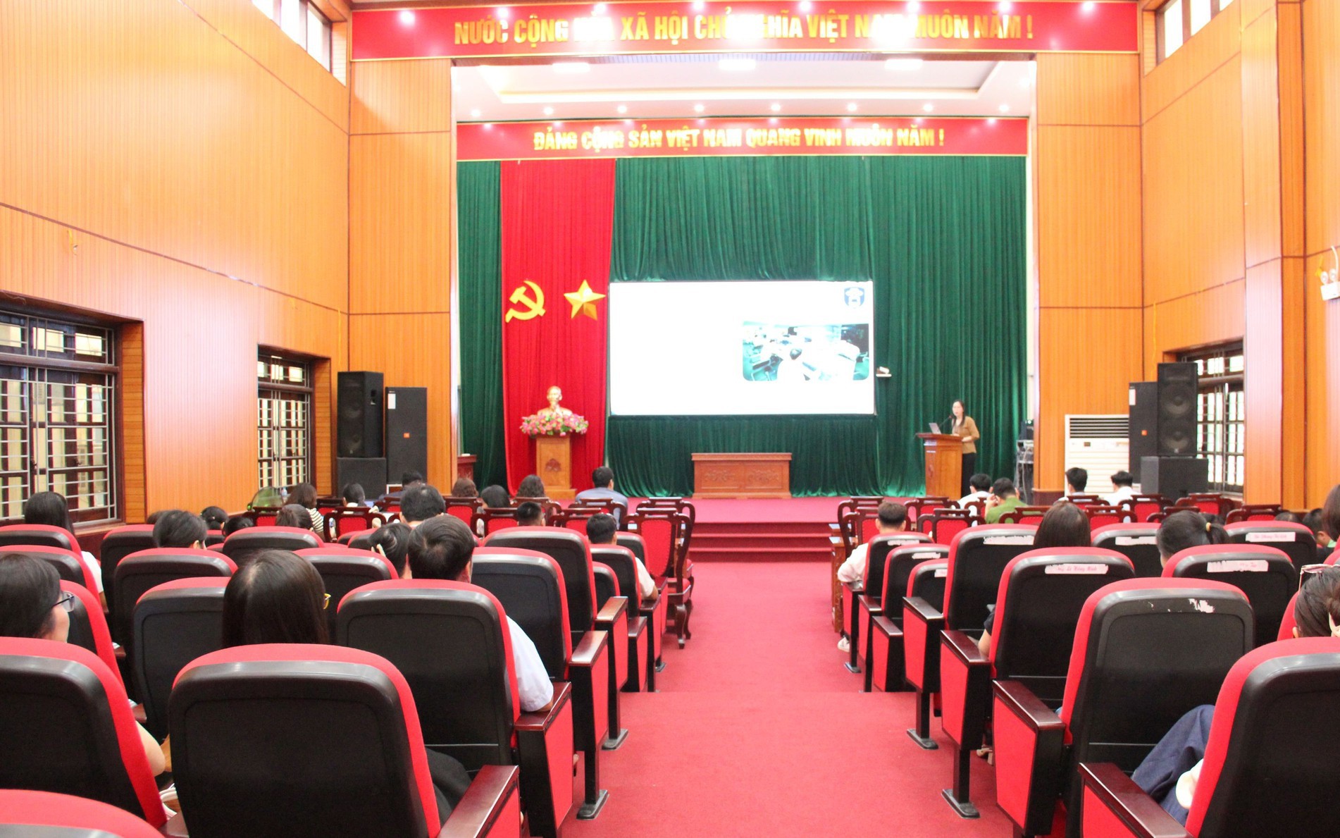 Hòa Lạc tập huấn sử dụng nền tảng “HanoiWork”, thúc đẩy hình thành môi trường làm việc số thống nhất