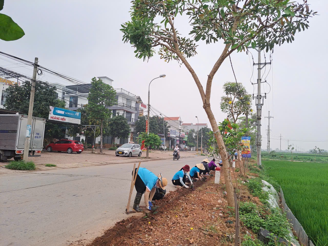 Phụ nữ xã Tiến Thắng nhân rộng mô hình "Đoạn đường nở hoa"- Ảnh 2.