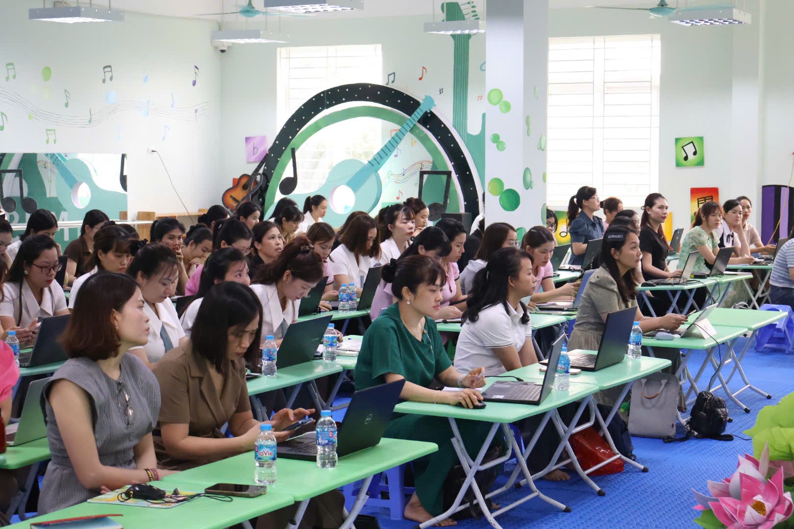 Phường Phú Diễn đẩy mạnh ứng dụng trí tuệ nhân tạo trong giáo dục mầm non- Ảnh 3.