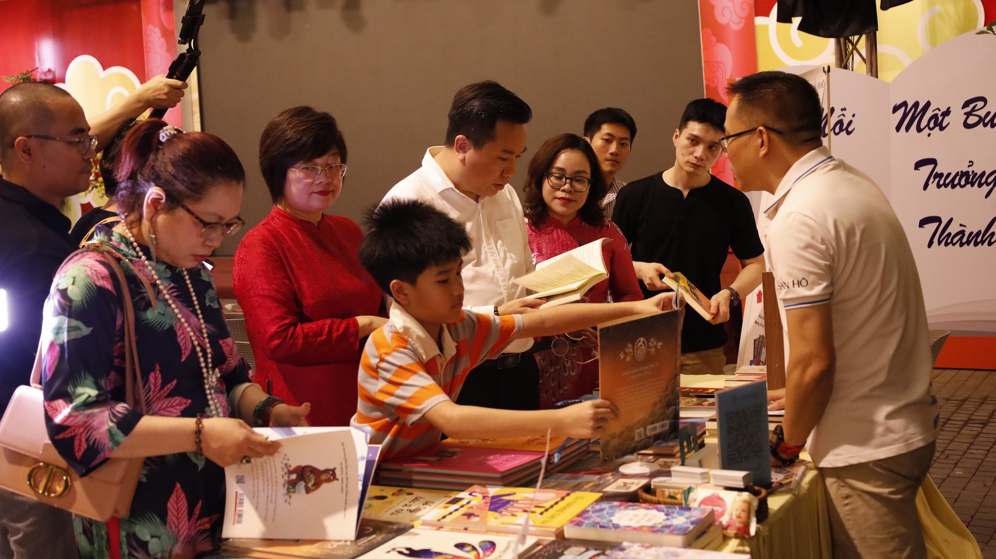 Phường Cửa Nam “đánh thức” di sản trên trang sách- Ảnh 4.
