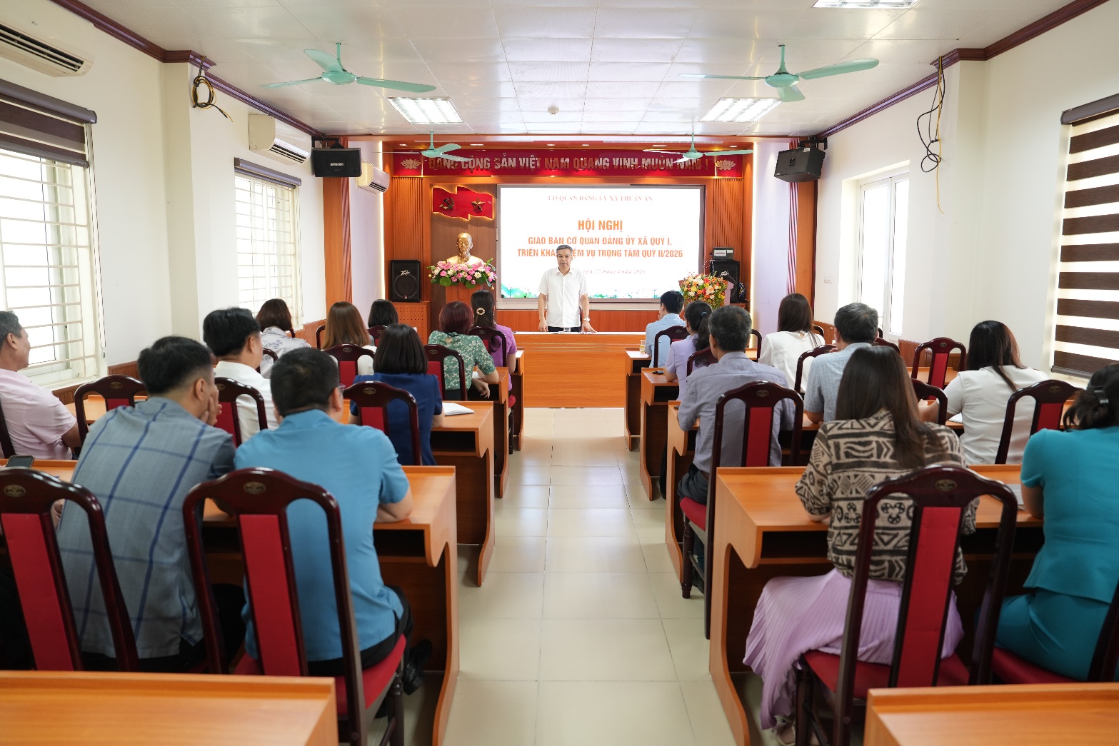 A group of people in a classroom  AI-generated content may be incorrect.