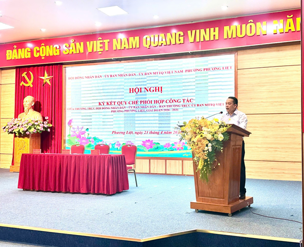 Thường trực HĐND - UBND - Ủy ban MTTQ Việt Nam                                phường Phương Liệt ký kết Quy chế phối hợp công tác- Ảnh 1.