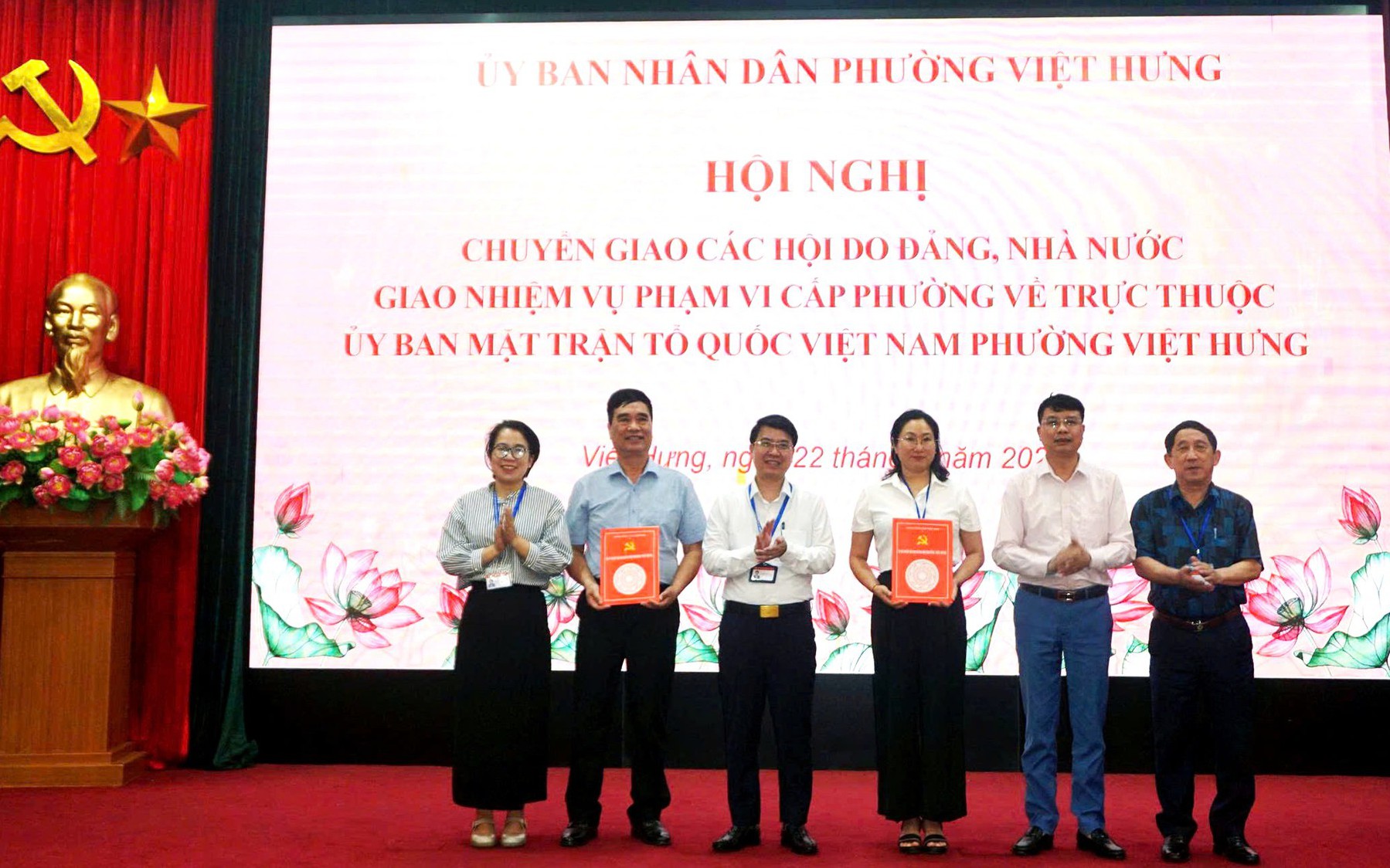 Phường Việt Hưng: chuyển giao Hội Người cao tuổi, Hội Chữ thập đỏ về MTTQ Việt Nam phường