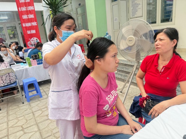 Phường Thanh Xuân tổ chức hoạt động chăm sóc sức khỏe cho người khuyết tật, người yếu thế trên địa bàn phường- Ảnh 4.