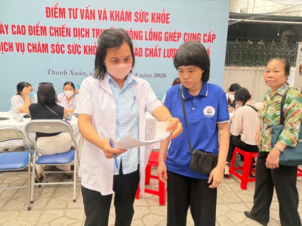Phường Thanh Xuân tổ chức hoạt động chăm sóc sức khỏe cho người khuyết tật, người yếu thế trên địa bàn phường- Ảnh 7.