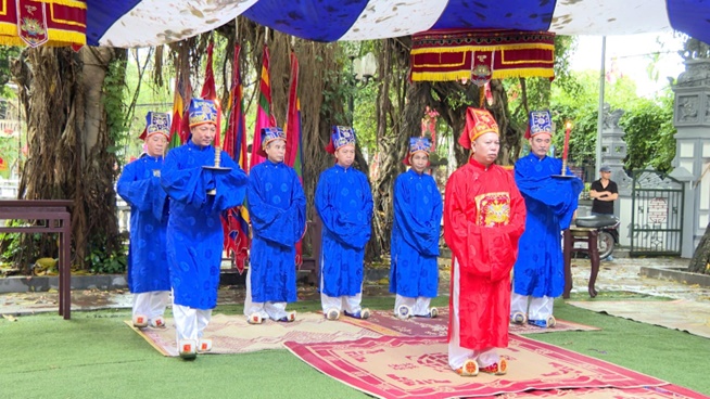 Đồng chí Nguyễn Thanh Bình-Bí thư Đảng ủy, Chủ tịch HĐND xã dâng lễ tại lễ hội truyền thống Đình làng Đại Tự năm 2026- Ảnh 4.