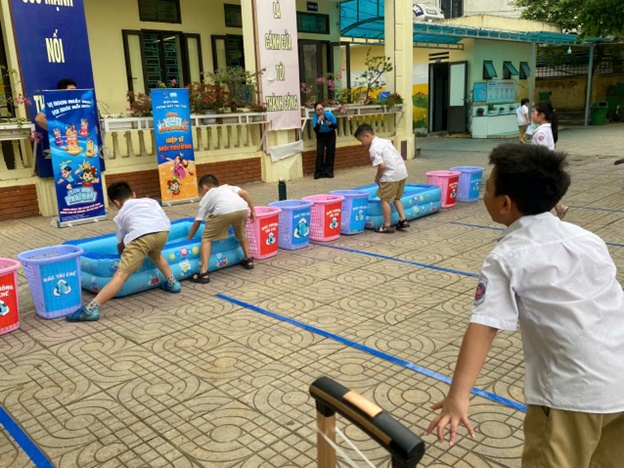 Điện ảnh mở ra không gian giáo dục mới cho học sinh Lý Nam Đế- Ảnh 4.