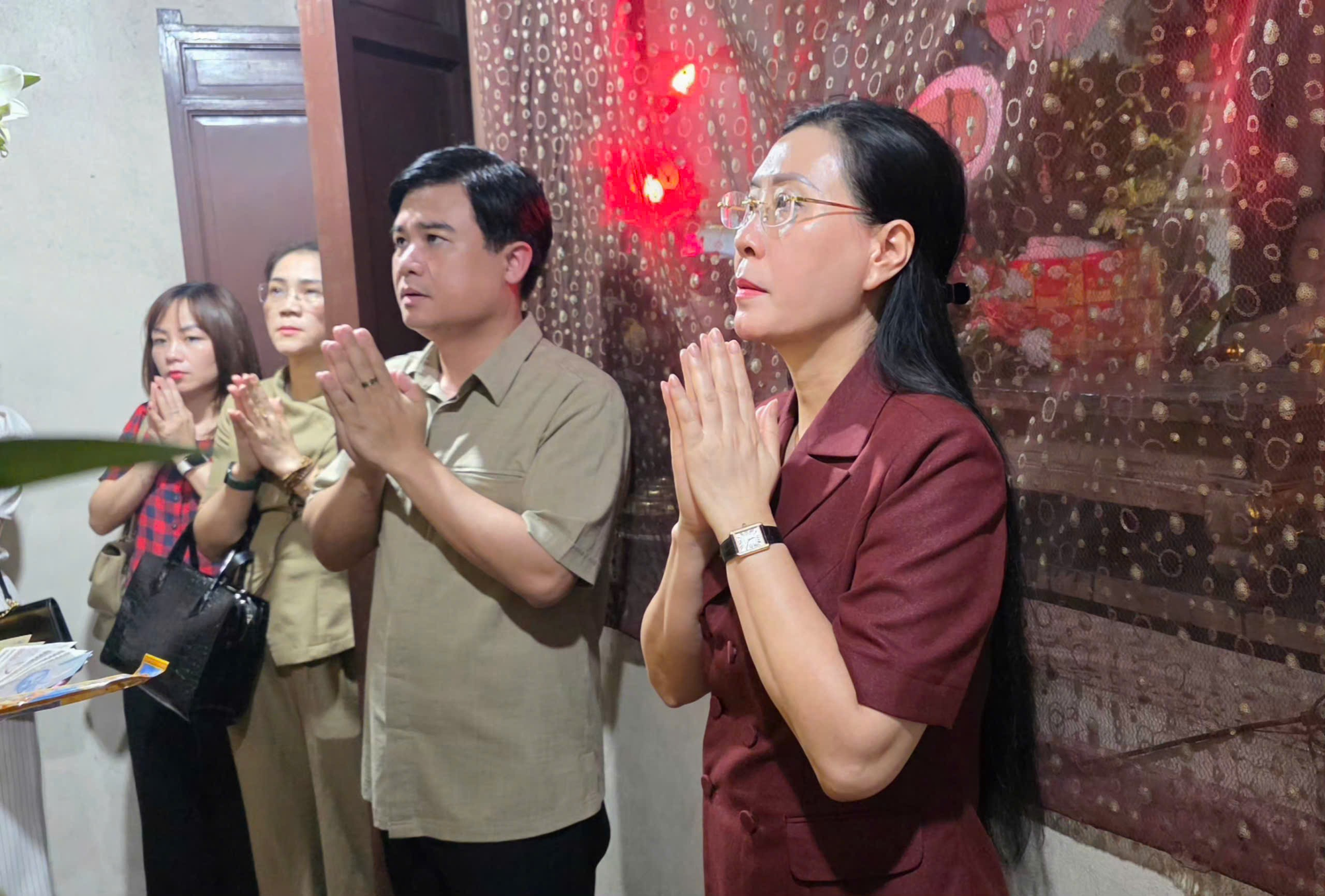 Phó Trưởng Ban Tổ chức Trung ương dâng hương tưởng niệm 1983 năm ngày Giỗ Hai Bà Trưng- Ảnh 1.