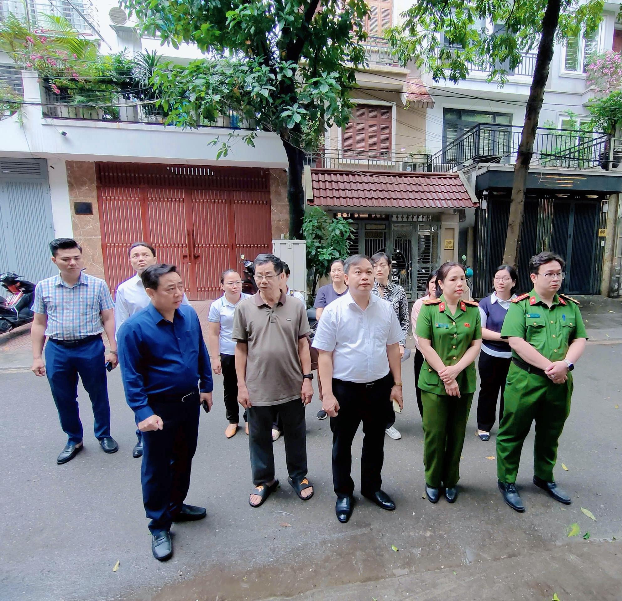 Phường Đại Mỗ thực hiện xác minh thông tin báo chí phản ánh, kiên quyết không bỏ lọt điểm mất an toàn thực phẩm- Ảnh 1.