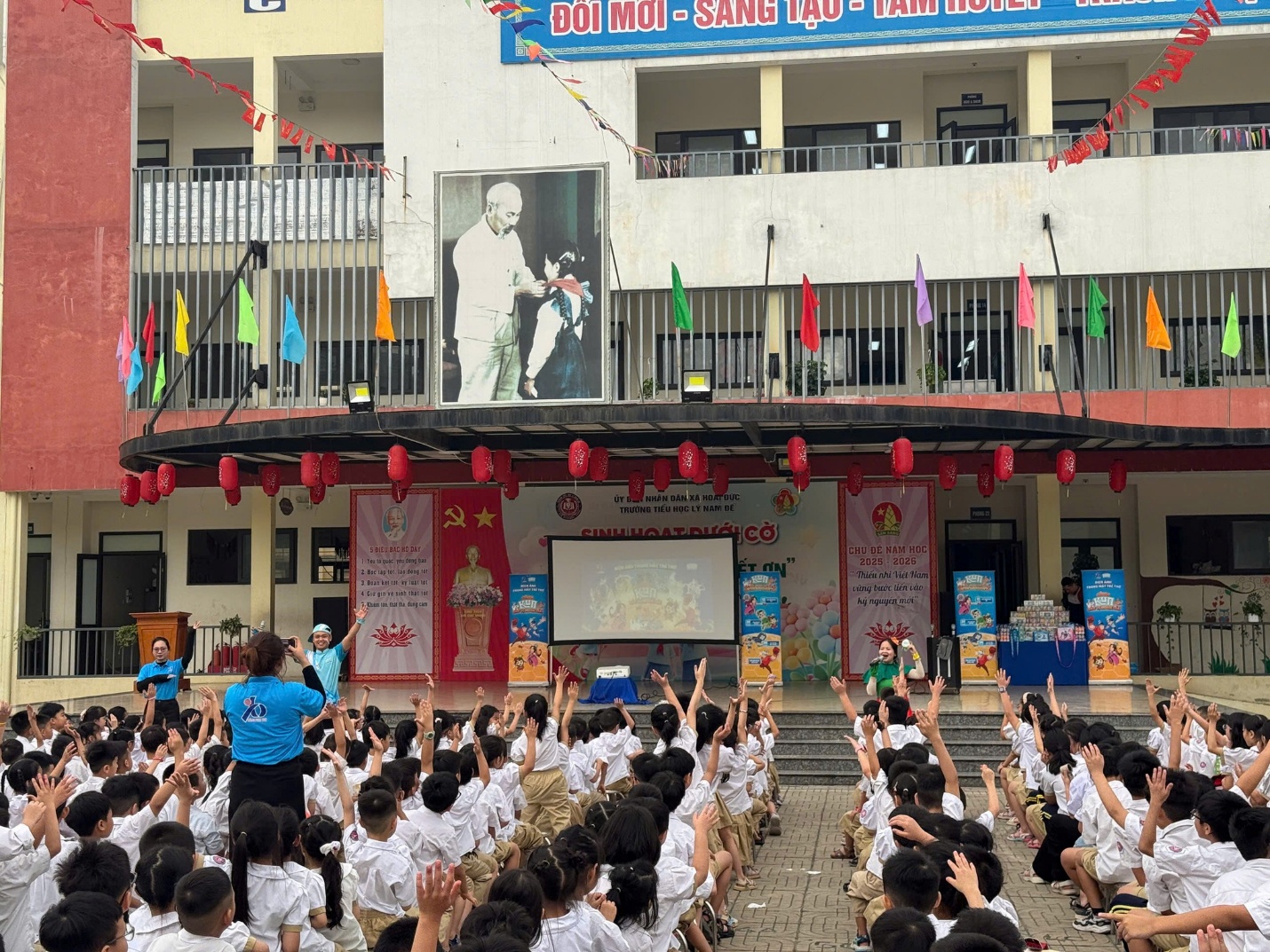 Điện ảnh mở ra không gian giáo dục mới cho học sinh Lý Nam Đế- Ảnh 1.