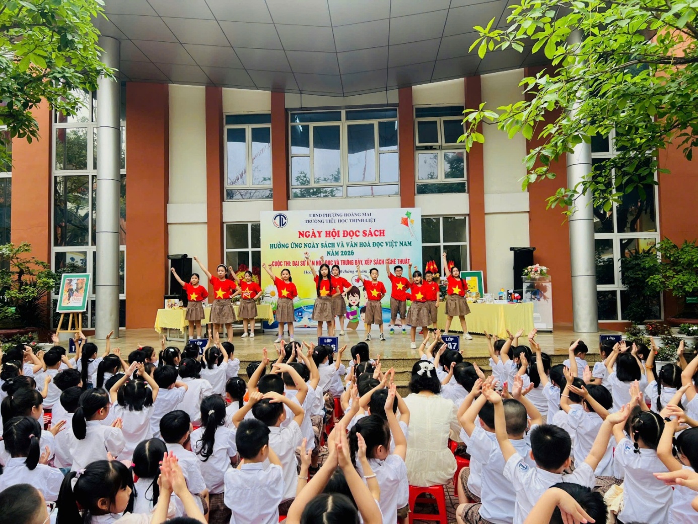 SÔI ĐỘNG "NGÀY HỘI ĐỌC SÁCH" NĂM 2026 TẠI TRƯỜNG TIỂU HỌC THỊNH LIỆT- Ảnh 4.