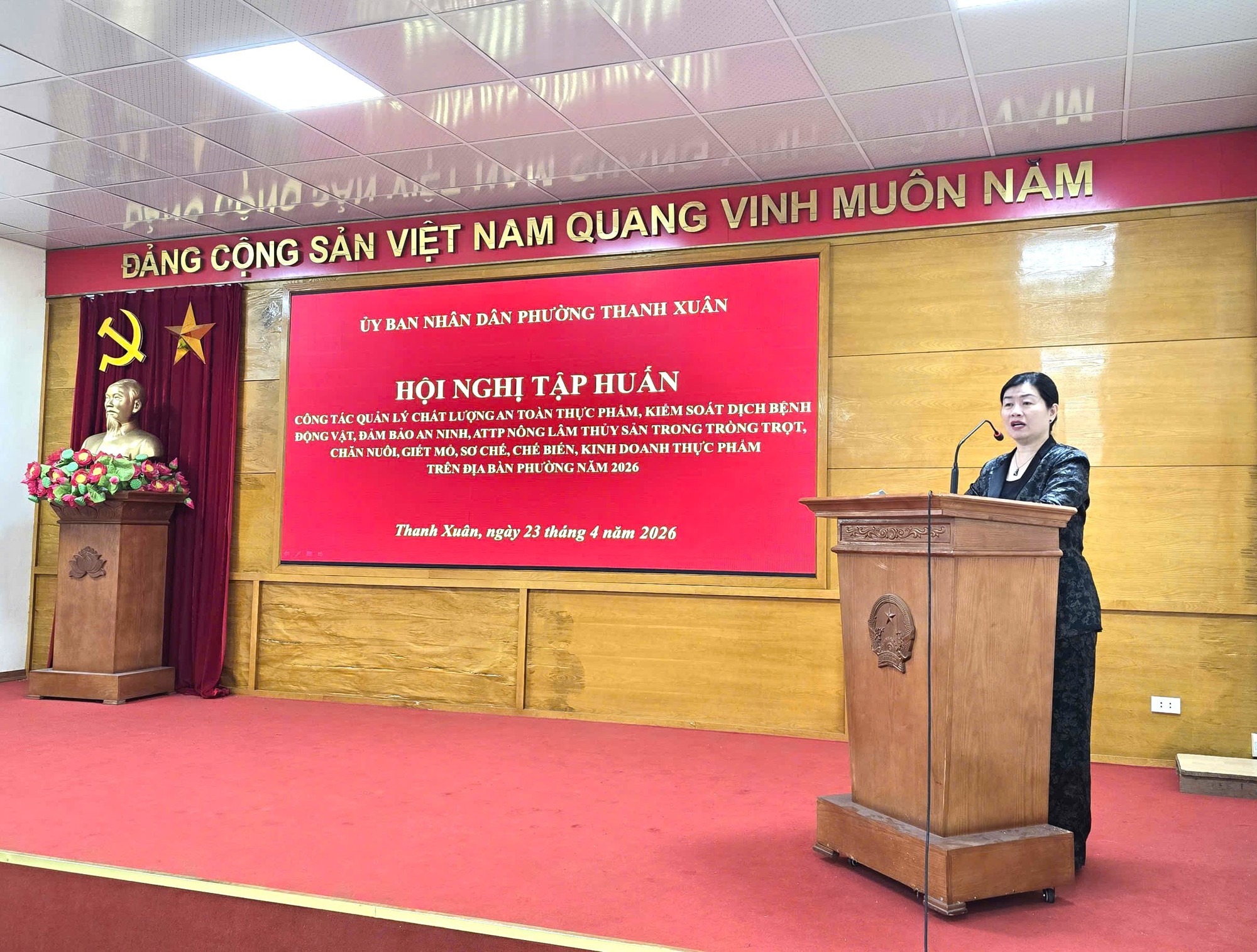 Phường Thanh Xuân tập huấn an toàn thực phẩm cho hộ kinh doanh tại chợ- Ảnh 1.