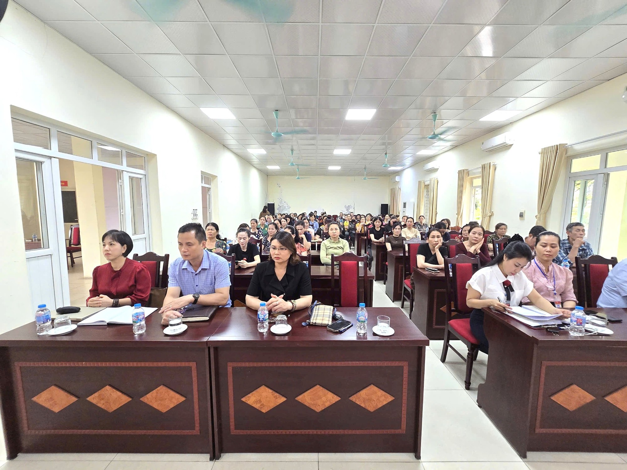 Phường Thanh Xuân tập huấn an toàn thực phẩm cho hộ kinh doanh tại chợ- Ảnh 3.