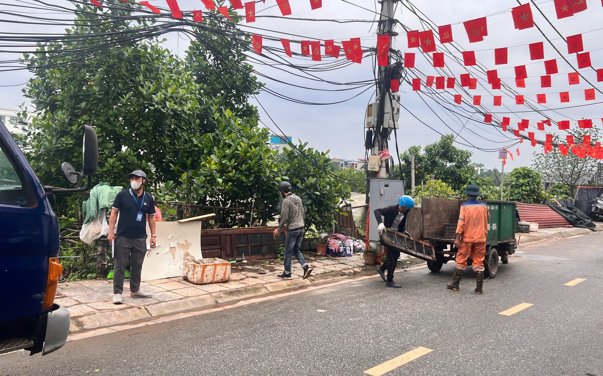 Phường Lĩnh Nam ra quân khắc phục “điểm nghẽn” trật tự đô thị