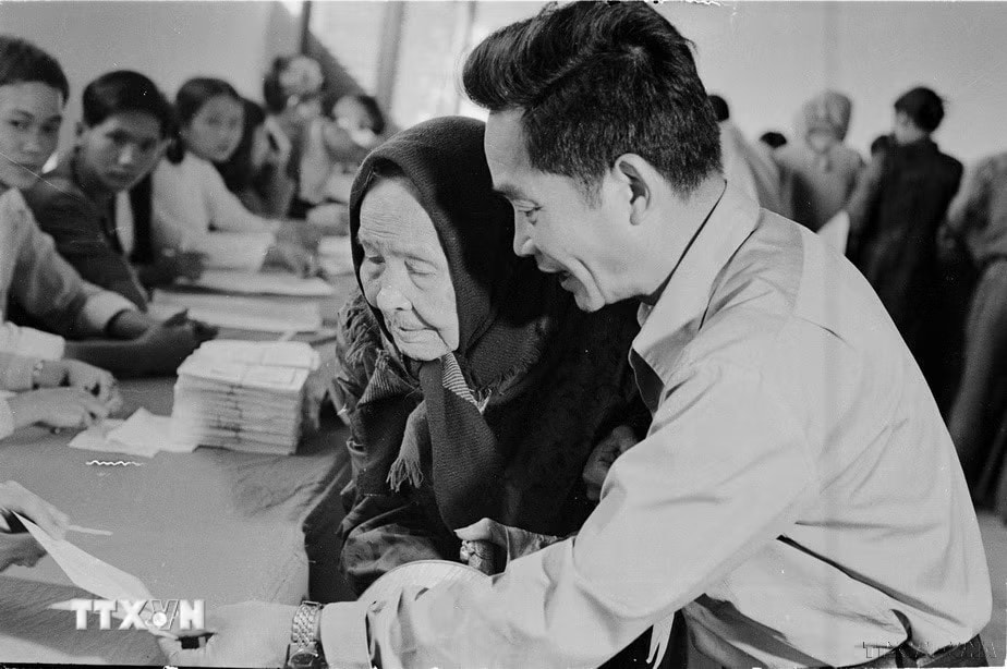 50 năm Ngày Tổng tuyển cử bầu Quốc hội nước Việt Nam thống nhất: Mốc son lịch sử- Ảnh 2.