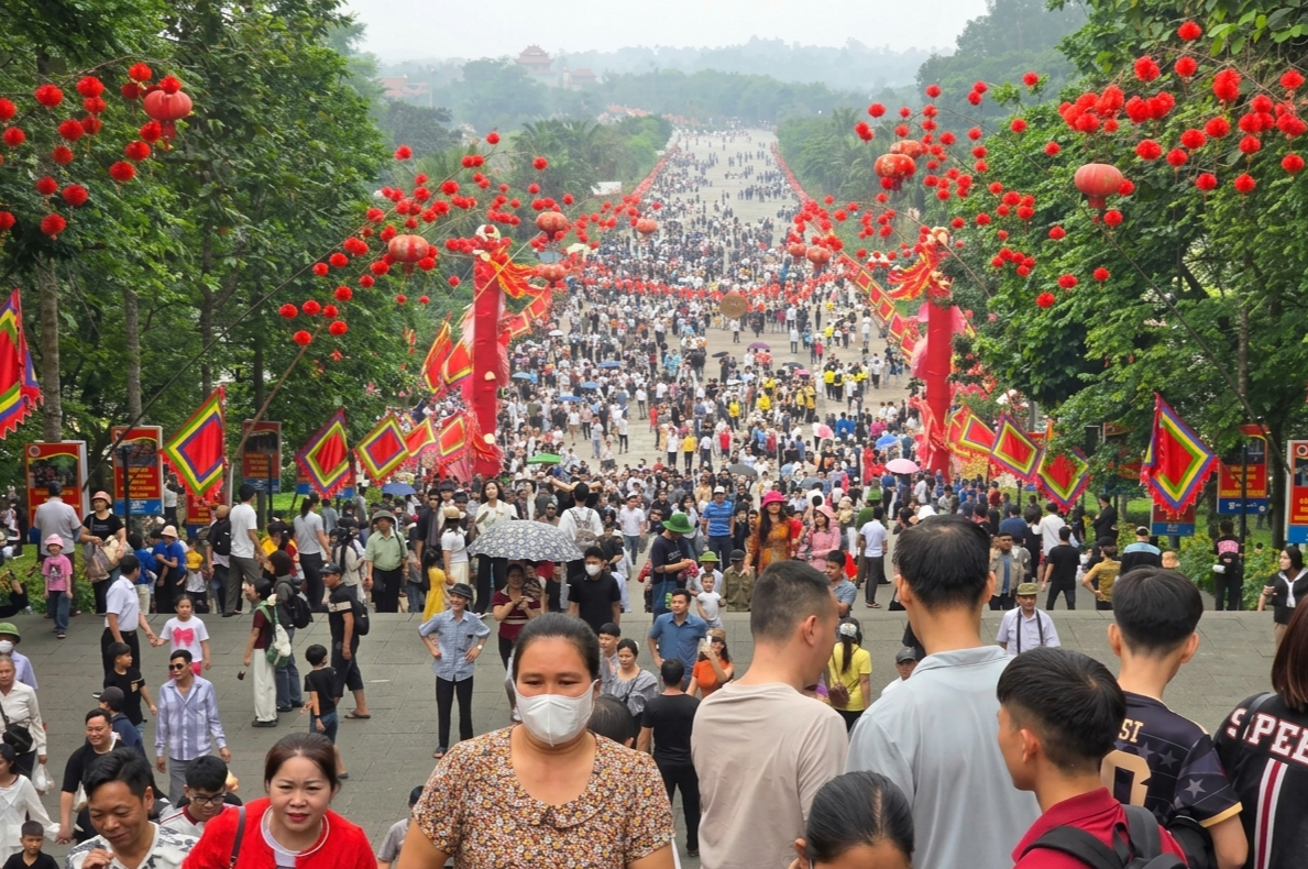 4 triệu lượt người đổ về Đền Hùng Giỗ tổ Hùng Vương- Ảnh 1.