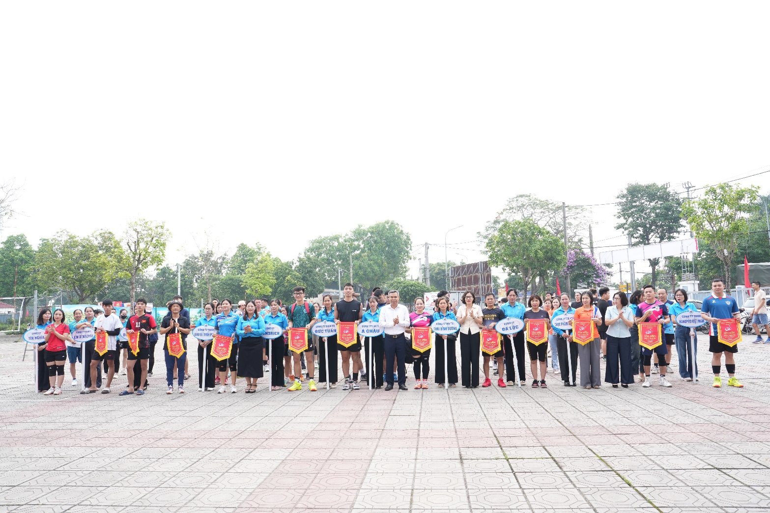 A group of people holding signs  AI-generated content may be incorrect.