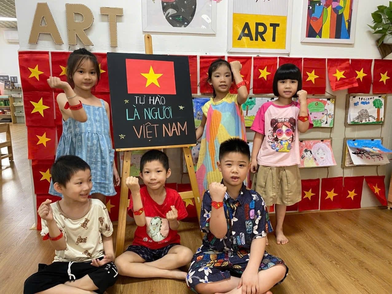 RỘN RÀNG KHÔNG KHÍ CHÀO MỪNG NGÀY GIẢI PHÓNG MIỀN NAM TẠI TƯỜNG MẦM NON HOA MAI- Ảnh 3.