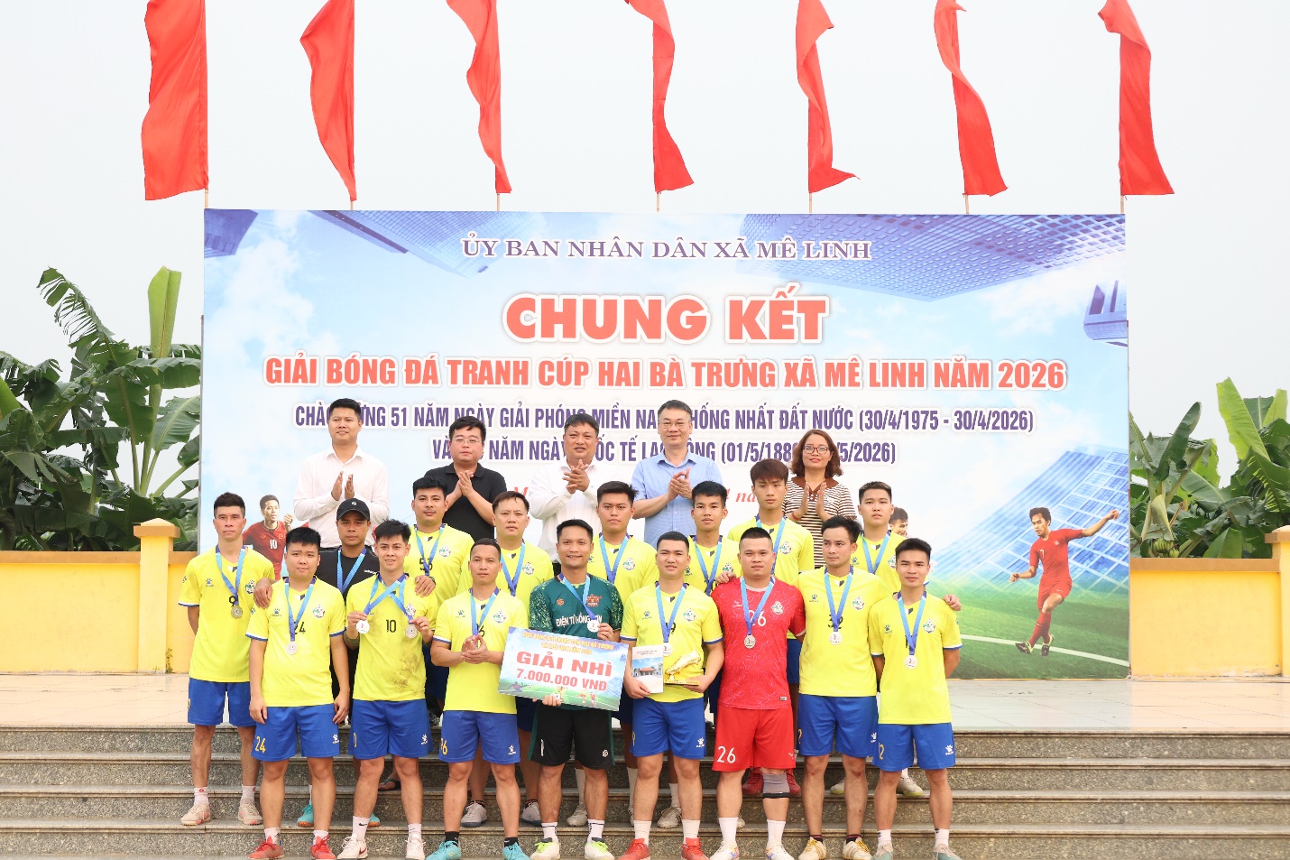 Đội bóng đá Thôn Trung Hậu Đông xuất sắc vô địch Giải bóng đá tranh cúp Hai Bà Trưng xã Mê Linh năm 2026- Ảnh 7.