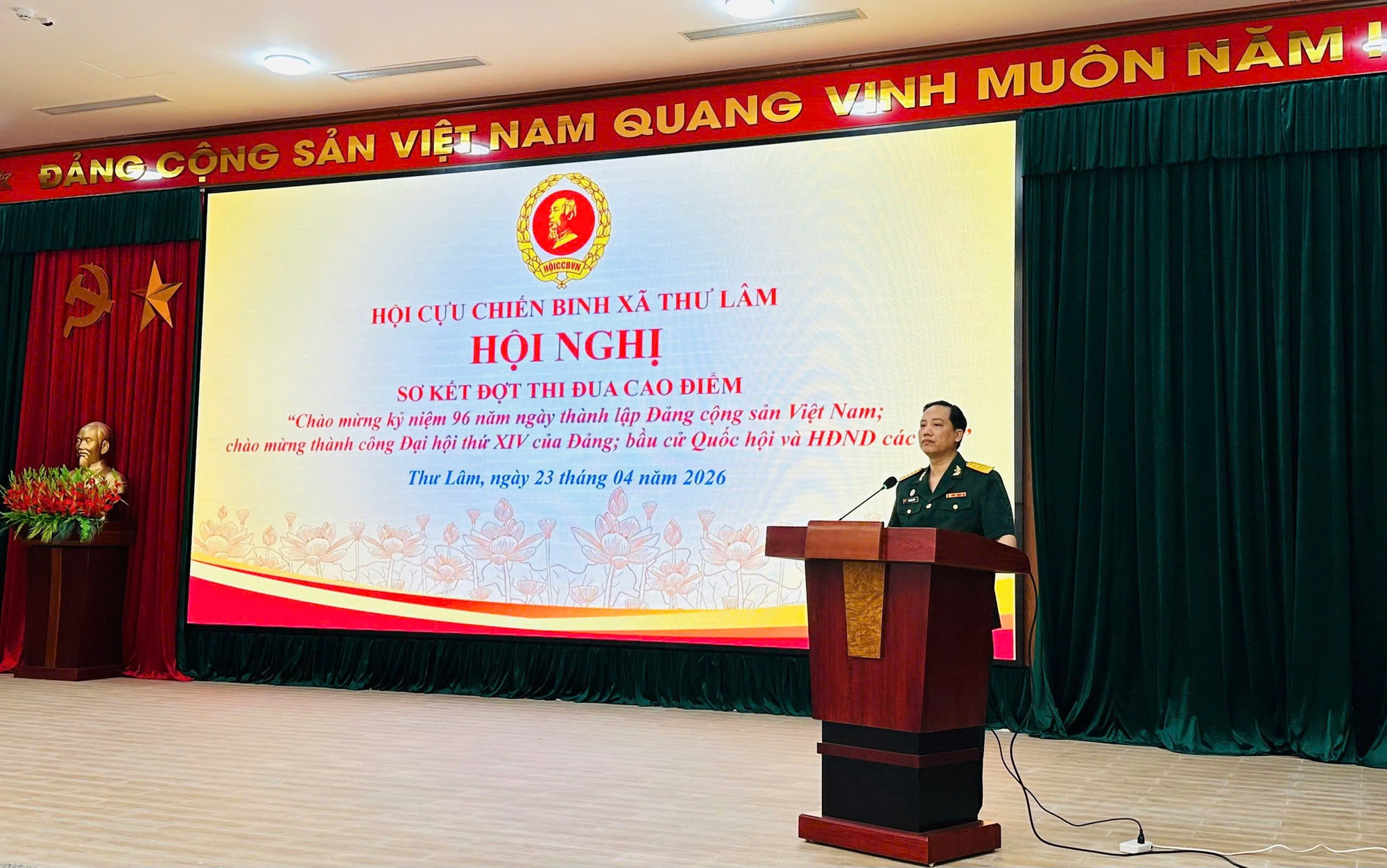 The text is a Vietnamese speech welcoming the 96th anniversary of the establishment of the Vietnamese Communist Party and the 14th National Congress of the Communist Party.  AI-generated content may be incorrect.