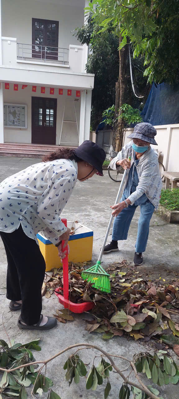 PHƯỜNG BỒ ĐỀ: RA QUÂN TỔNG VỆ SINH MÔI TRƯỜNG – ỨNG DỤNG CHUYỂN ĐỔI SỐ TRONG CÔNG TÁC PHÒNG CHỐNG DỊCH BỆNH- Ảnh 5.