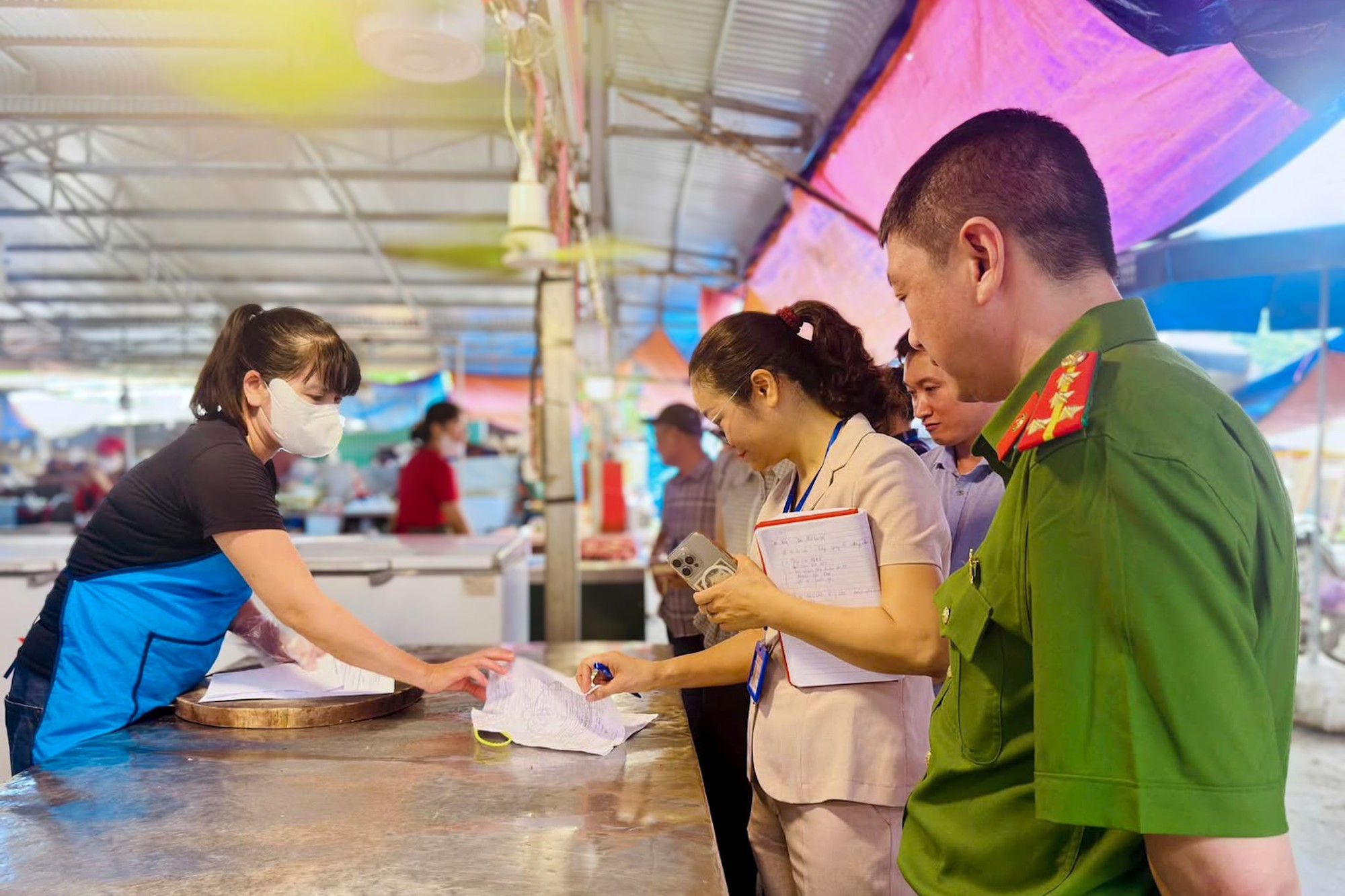 Xã Nam Phù gỡ “điểm nghẽn” an toàn thực phẩm từ cơ sở- Ảnh 1.