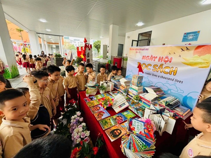 Trường Tiểu học Bùi Quốc Khái tổ chức “Ngày hội đọc sách” với chủ đề “Văn hóa đọc trong kỷ nguyên số”- Ảnh 10.