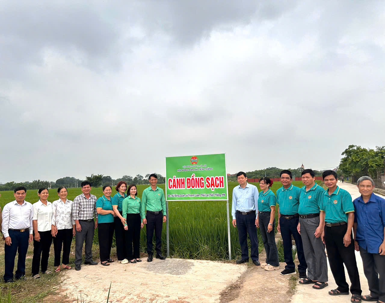 Lan tỏa mô hình "Cánh đồng sạch" tại xã Tiến Thắng- Ảnh 2.