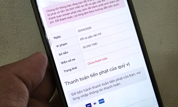 Chiêu lừa 'phạt nguội 50.000 đồng' để chiếm thẻ ngân hàng- Ảnh 1.