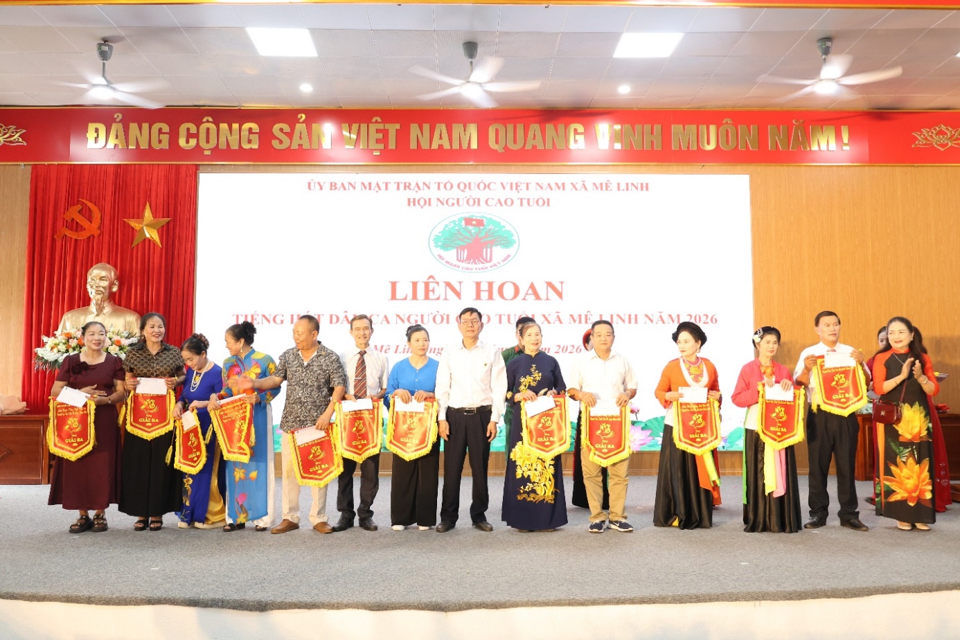 Rộn ràng Liên hoan tiếng hát dân ca người cao tuổi xã Mê Linh năm 2026- Ảnh 8.