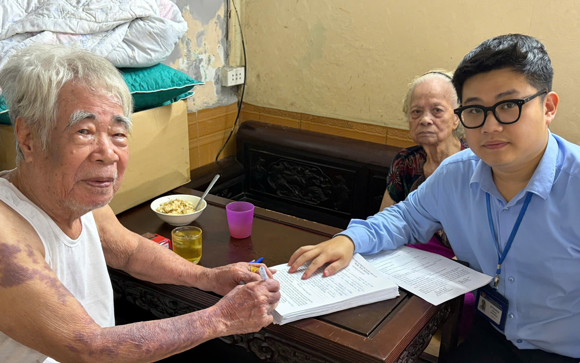 ĐỔI MỚI PHƯƠNG THỨC PHỤC VỤ NHÂN DÂN, THEO TINH THẦN “GẦN DÂN, SÁT DÂN, LẤY NHÂN DÂN LÀ TRUNG TÂM PHỤC VỤCỦA CHÍNH QUYỀN ĐỊA PHƯƠNG”