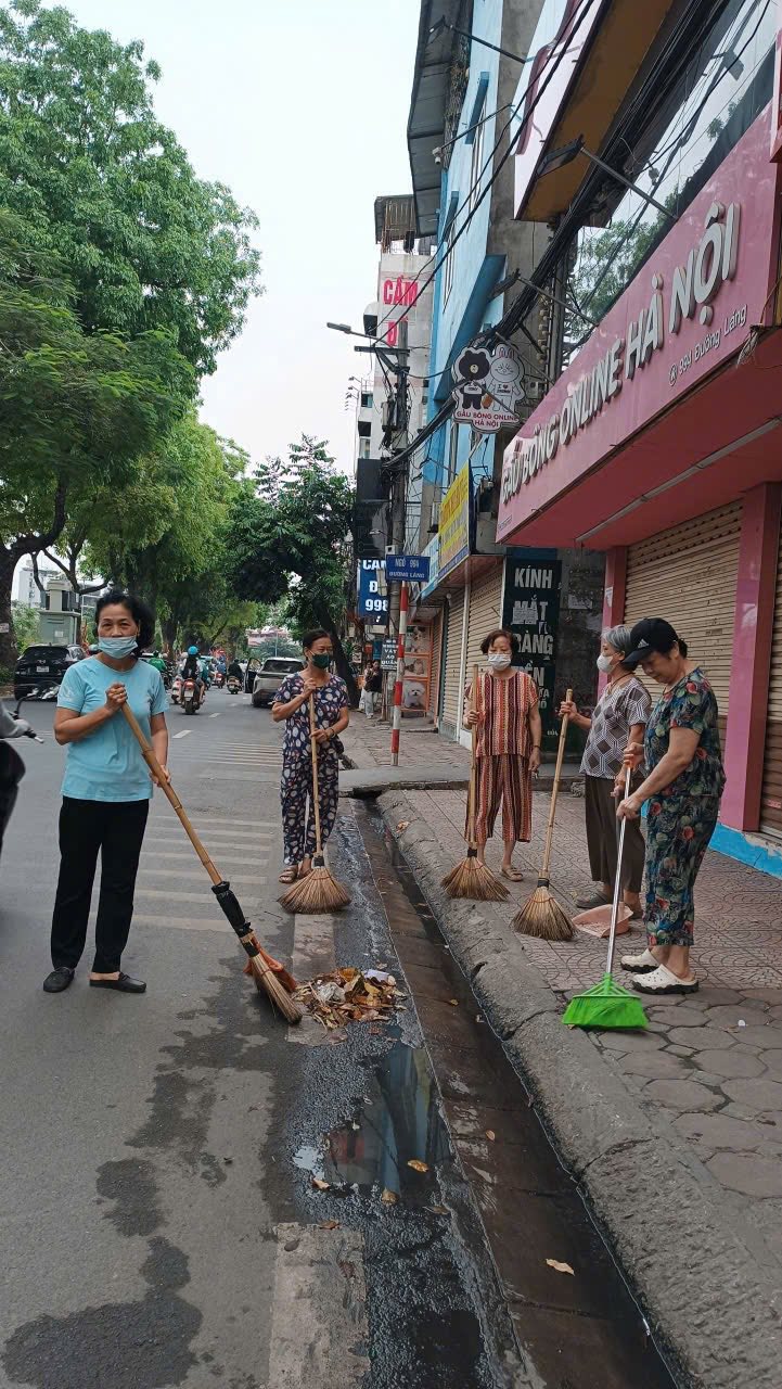  HOẠT ĐỘNG VỆ SINH MÔI TRƯỜNG CHÀO MỪNG 51 NĂM NGÀY GIẢI PHÓNG MIỀN NAM (30/4/1975-30/4/2026) VÀ 140 NĂM NGÀY QUỐC TẾ LAO ĐỘNG (01/5/1886-01/5/2026)- Ảnh 9.