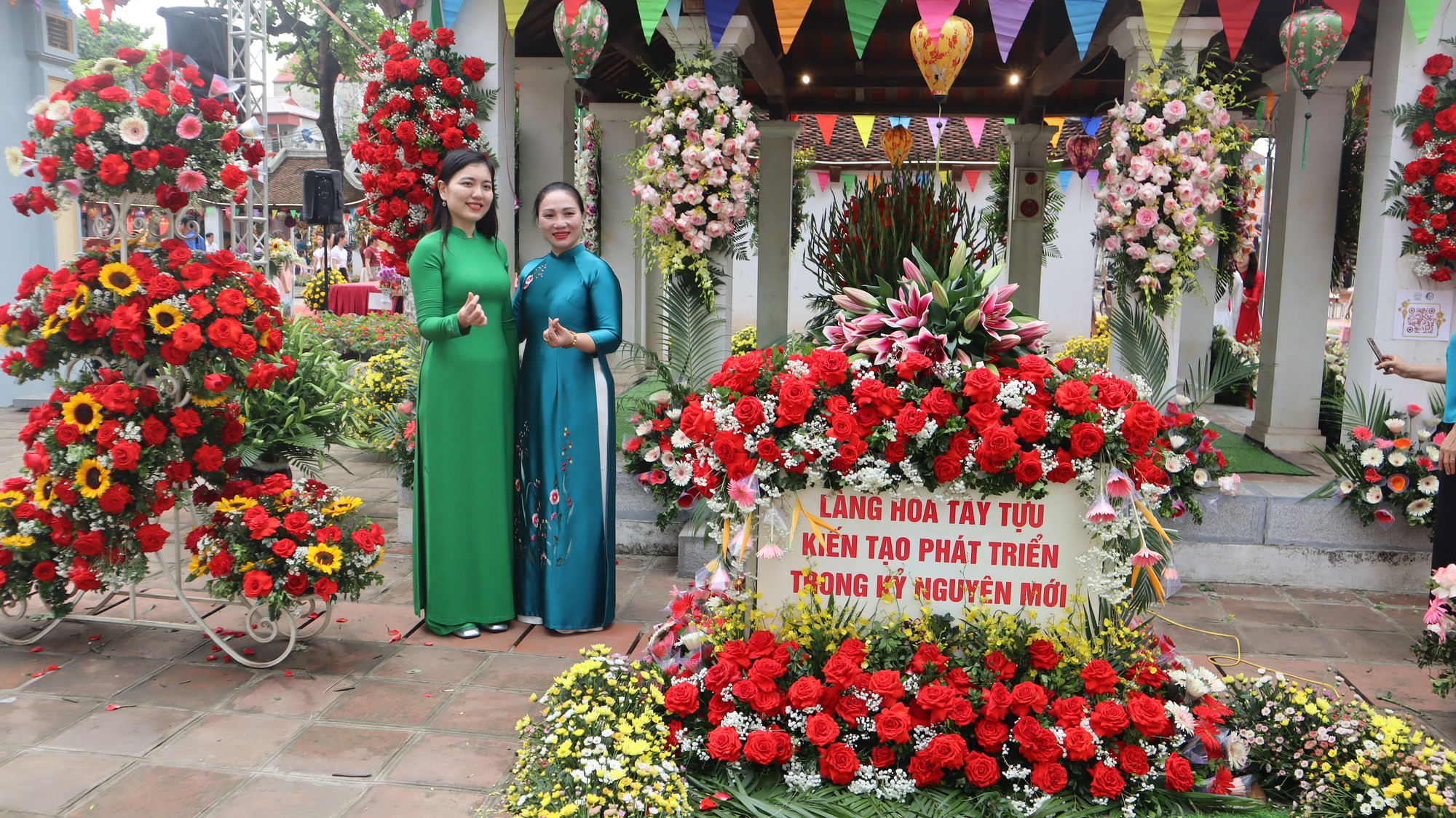 Không gian “Nơi di sản nở hoa” rực rỡ tại lễ hội đình, miếu Tây Tựu 2026- Ảnh 7.