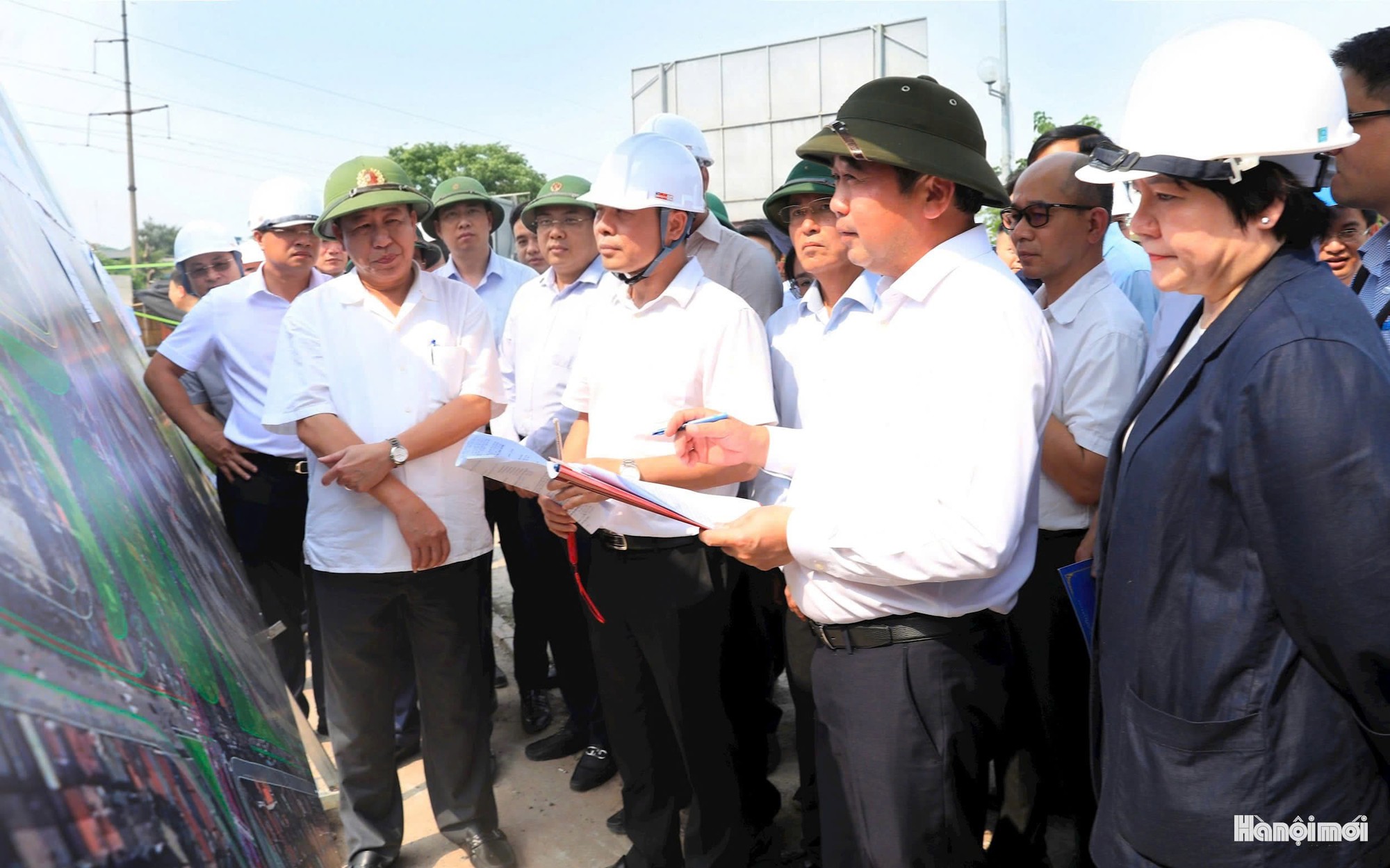 Bí thư Thành ủy Hà Nội Trần Đức Thắng yêu cầu cam kết tiến độ 3 dự án trọng điểm- Ảnh 4.