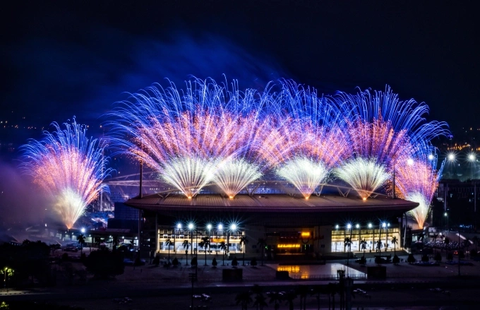 Chọn vị trí đẹp xem pháo hoa ở Hà Nội tối 28/4- Ảnh 1.