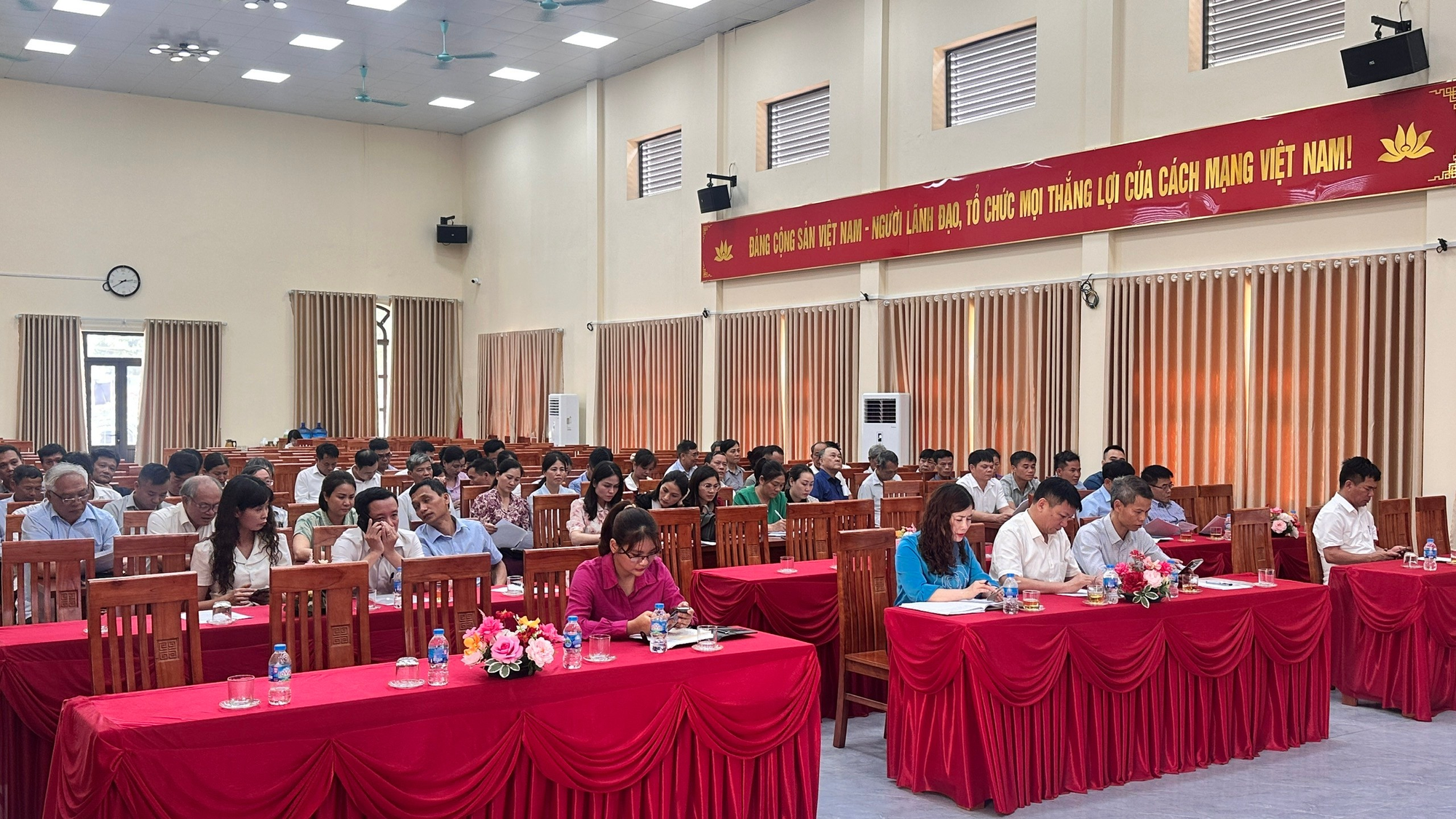 Xã Hồng Sơn triển khai kế hoạch vận động, ủng hộ quỹ “Vì biển, đảo Việt Nam”, quỹ “Vì người nghèo năm 2026- Ảnh 1.