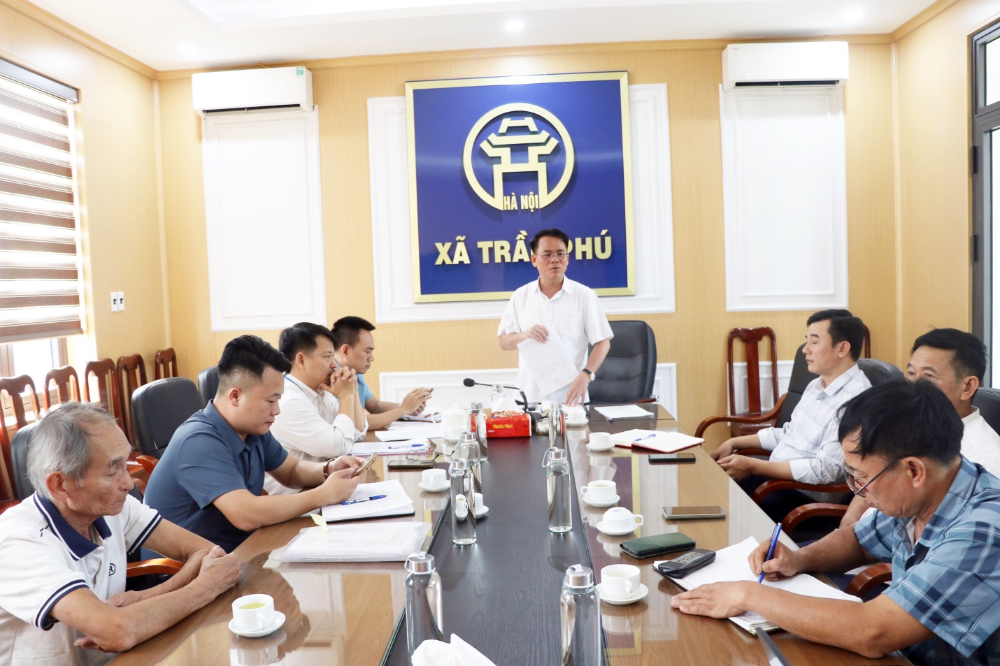 Hội nghị làm việc yêu cầu ông Cao Văn Bối thôn Thuần Lương thực hiện thu dọn cây cối, hoa màu tại thửa đất khu vườn Cà- Ảnh 2.