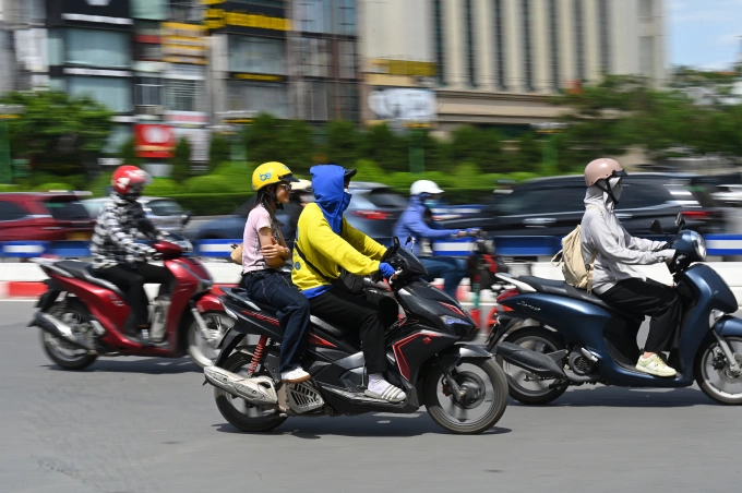 Bác sĩ cảnh báo nguy cơ đột quỵ từ thói quen 'tắm ngay sau khi đi nắng về'- Ảnh 2.