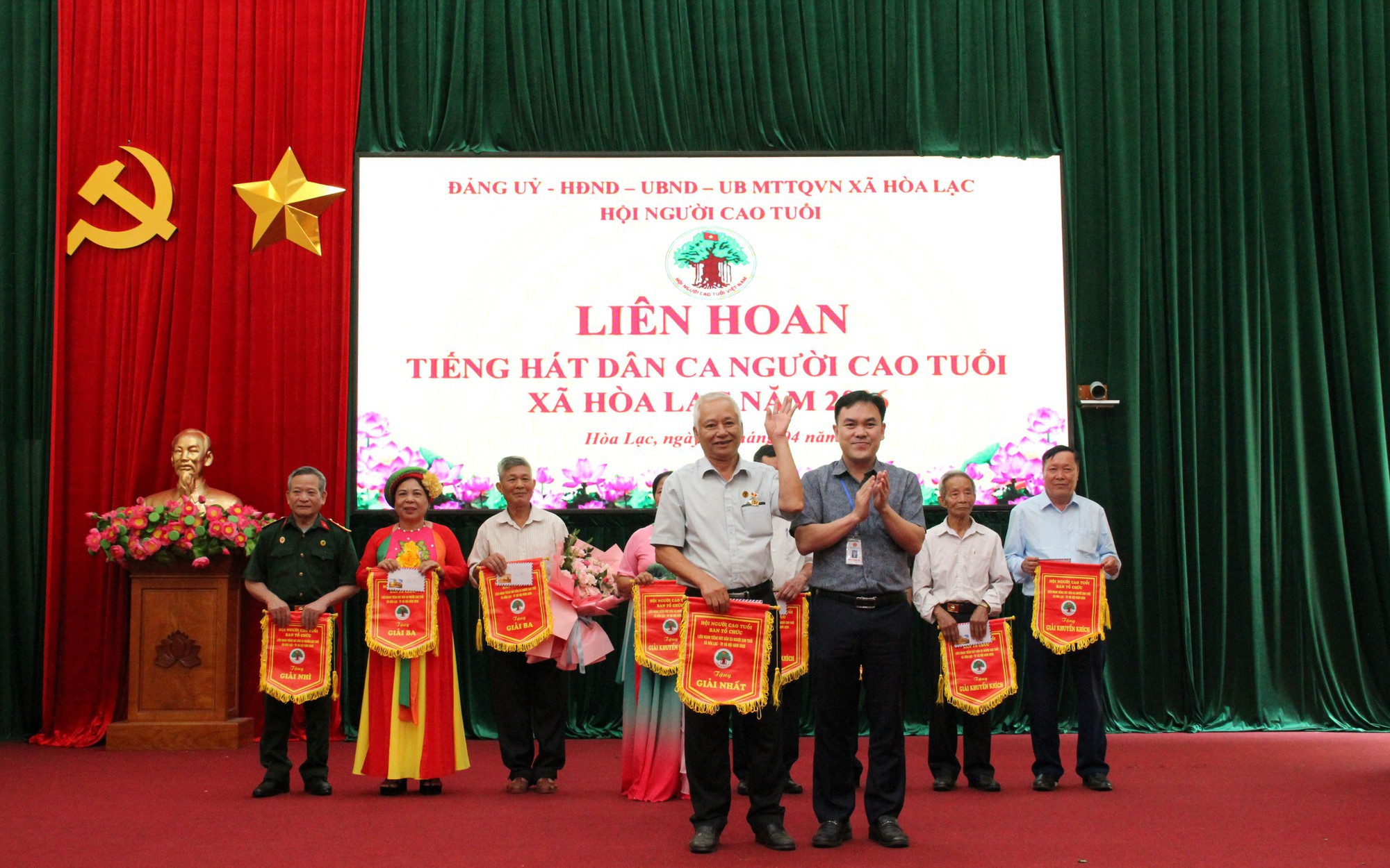Liên hoan tiếng hát dân ca người cao tuổi xã Hòa Lạc - lan tỏa tinh thần “Sống vui, sống khỏe, sống có ích”
