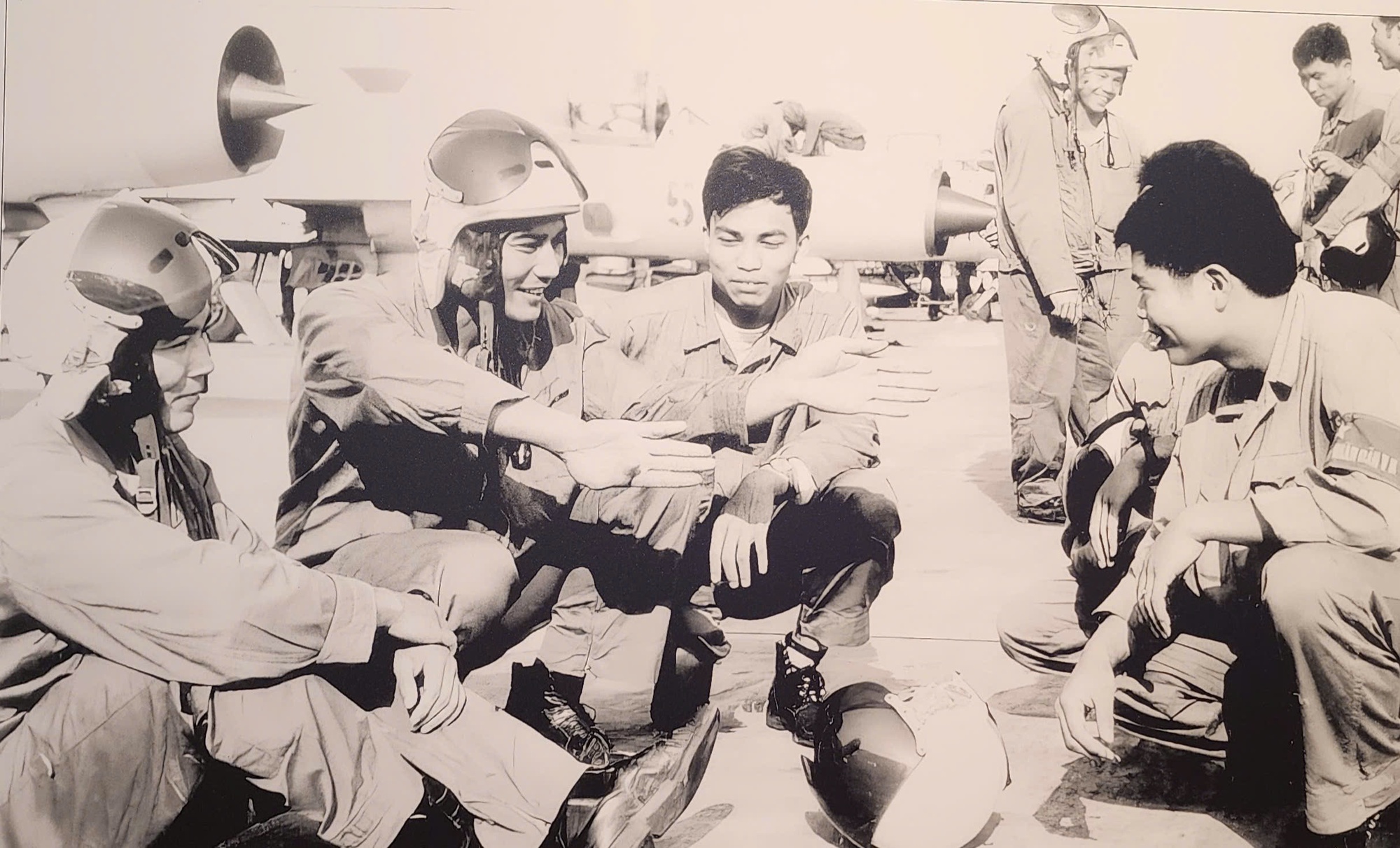 Nhìn lại ‘51 năm bản hùng ca đất nước’ qua những bức ảnh xúc động- Ảnh 3.