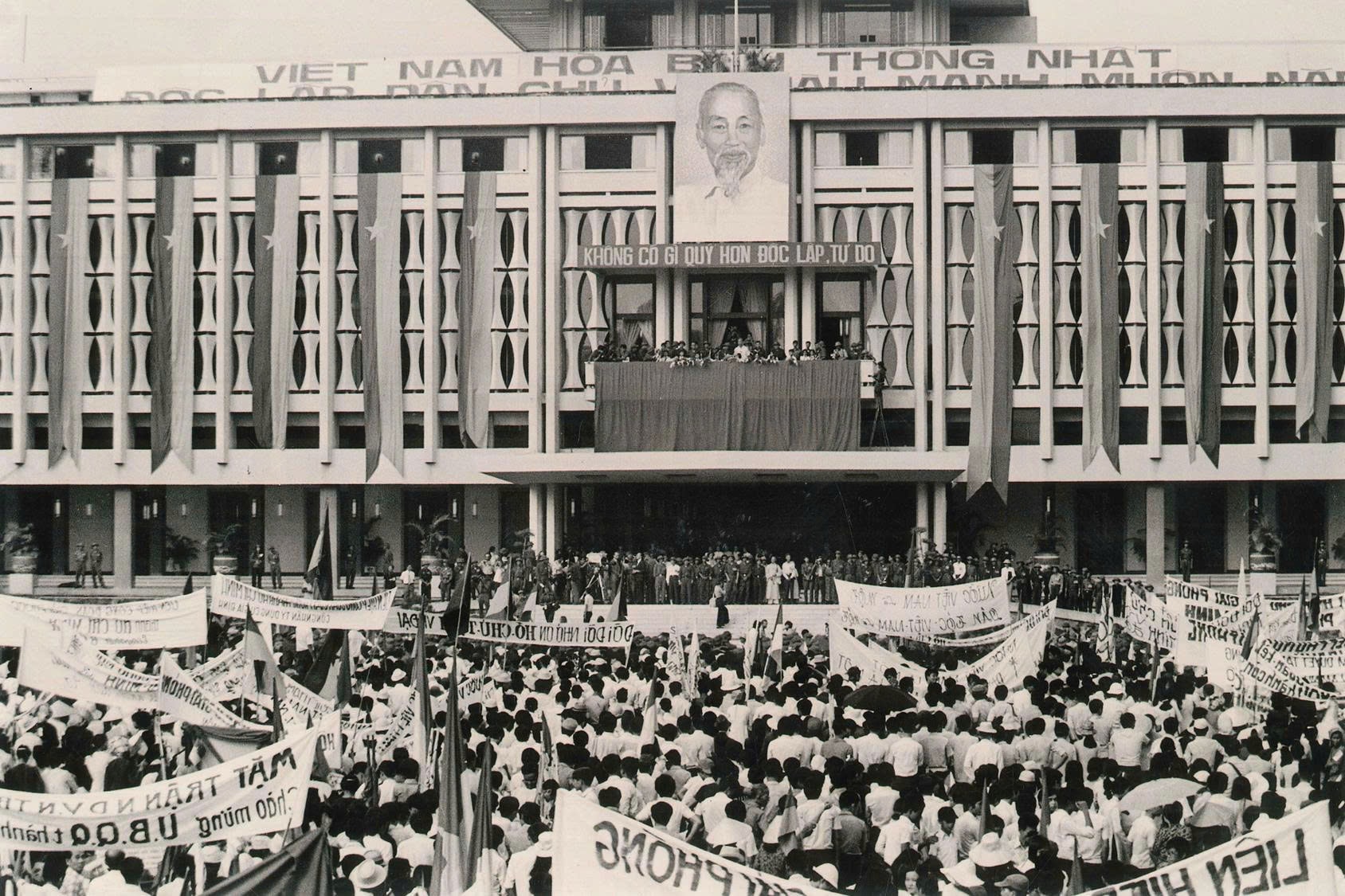 “Âm vang ngày mới”: Tái hiện hành trình đất nước từ ngày toàn thắng đến dựng xây hòa bình- Ảnh 3.