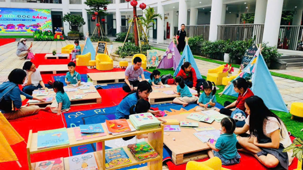 Trường Mầm non Ánh Sao đã tổ chức Ngày hội sách với chủ đề “Mở trang sách – Chắp cánh tâm hồn trẻ thơ”- Ảnh 4.