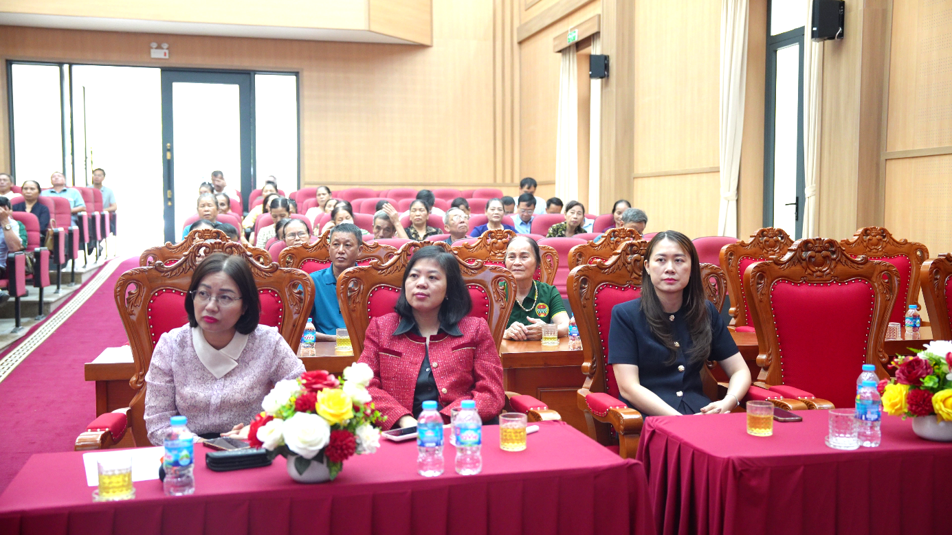 An Khánh: Tuyên truyền kiến thức an toàn thực phẩm cho tiểu thương, hộ kinh doanh thực phẩm và hội viên nông dân- Ảnh 3.