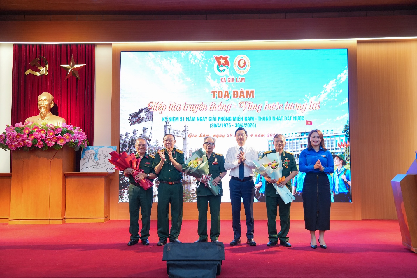 Xã Gia Lâm tổ chức tọa đàm “Tiếp lửa truyền thống - Vững bước tương lai”- Ảnh 8.