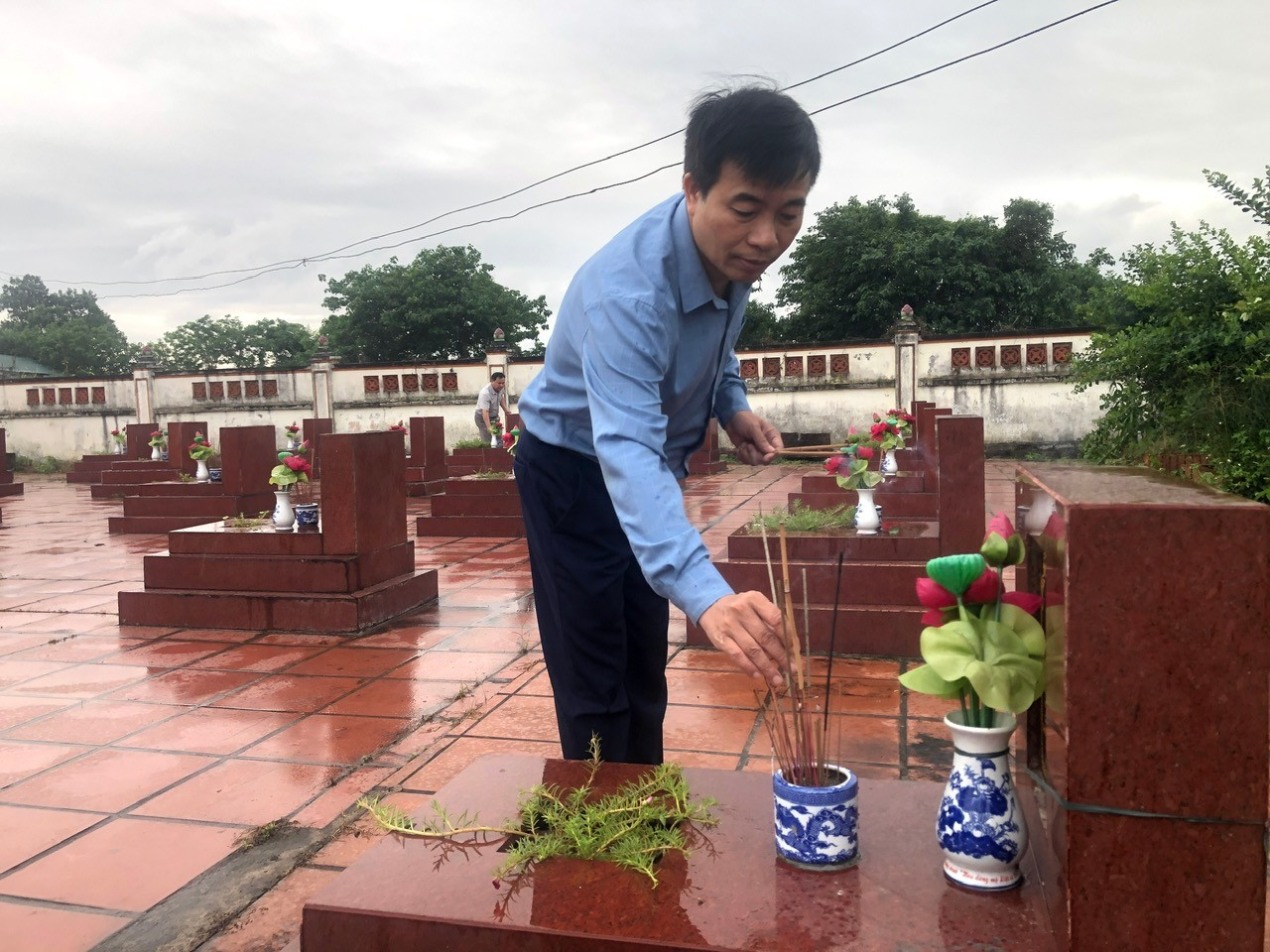 Lễ dâng hương, dâng hoa tại nghĩa trang liệt sỹ Phương Đình- Ảnh 5.